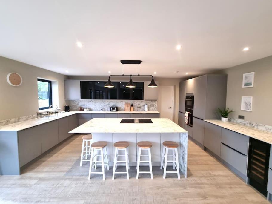 Brand New, Stunning Beachside House Seasalter Luaran gambar