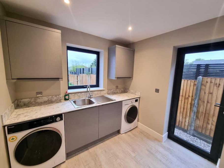 Brand New, Stunning Beachside House Seasalter Luaran gambar
